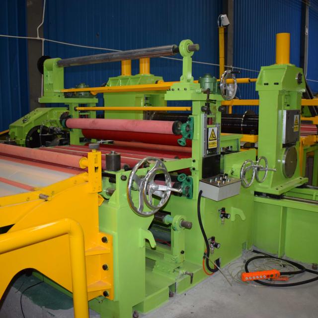 Foshan 2021: 1300*3 Slitting line 